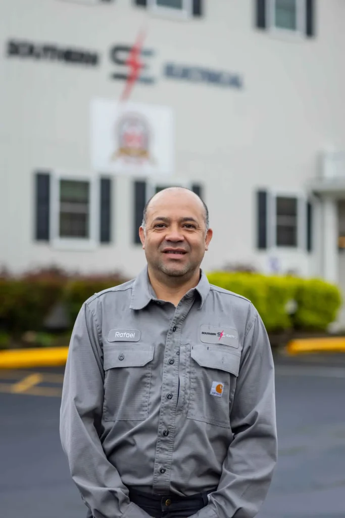 Southern Electrical SouthernElectrical TeamMembers 9